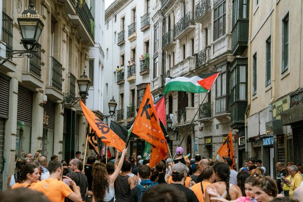 Quand les célébrités rejoignent les manifestations : quel impact ?